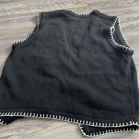 B P Design Black Knit Crochet Christmas Sweater Vest L/G mittens snowflakes - Picture 11 of 11